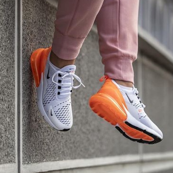 Nike Shoes - NWT Nike Air Max 270